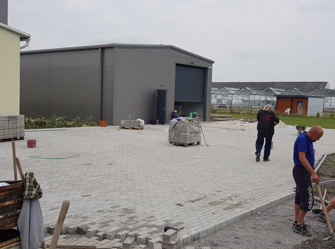 Příjezdová cesta - novostavba