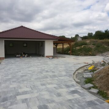 Příjezdová cesta k RD - novostavba